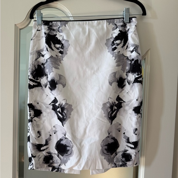 le chateau Dresses & Skirts - Le Chateau Black and White Floral Pencil Skirt